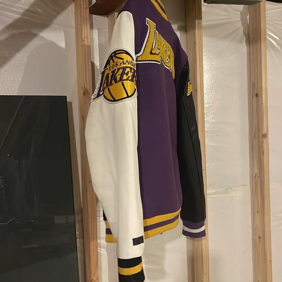 LOS ANGELES LAKERS COLOR BLOCK VARSITY JKT - Picture 5 of 12
